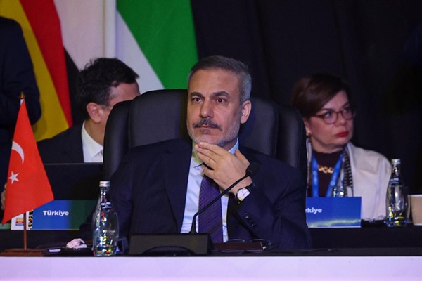 Bakan Fidan, Libya Temsilciler Meclisi Başkanı İsa ile görüştü
Bakan Fidan, Libya Temsilciler Meclisi Başkanı İsa ile görüştü