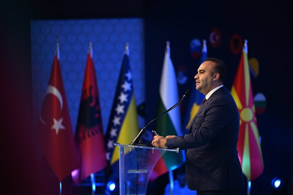 Bakan Kacır: Yeni Turcorn İzmir’den