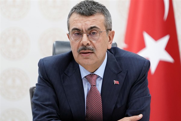 Bakan Tekin, İzmir Valiliğini ziyaret etti Bakan Tekin, İzmir Valiliğini ziyaret etti