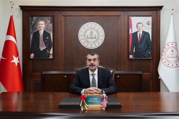 Bakan Tekin Kırklareli’nde öğrenciler ve öğretmenlerle buluştu Bakan Tekin Kırklareli’nde öğrenciler ve öğretmenlerle buluştu
