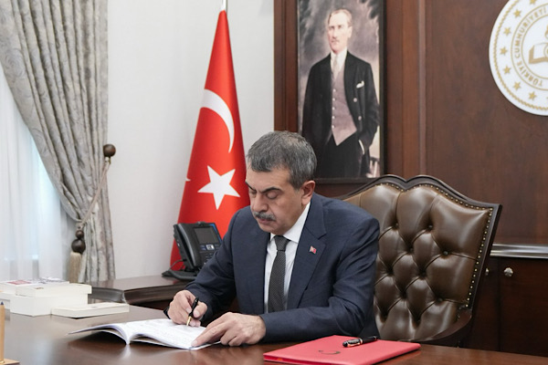 Bakan Tekin: Malazgirt’te açılan kapı asırlardır geleceğe açılıyor