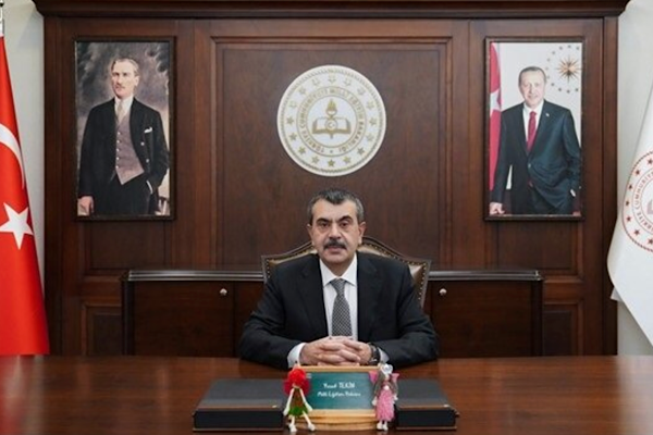 Bakan Tekin: Öğretmenlerin mesleki çalışmaları çevrim içi başlayacak