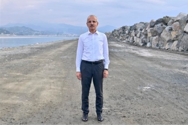 Bakan Uraloğlu, AB Komiseri Marta Kos ile Orta Koridor’u görüştü