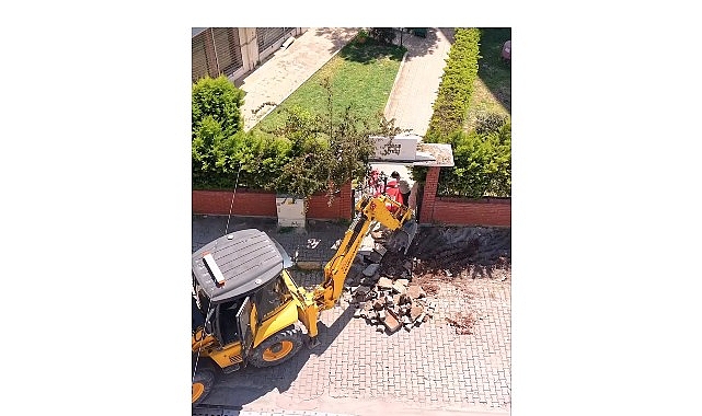 Balçova'da Asfalt Seferberliği Sürüyor