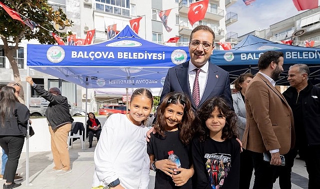 Balçova'da Cumhuriyet Coşkusu Yüksek Sadakat Konseriyle Zirveye Ulaştı