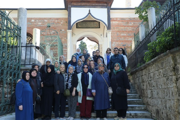 Balıkpazarı Mahallesi sakinleri Bursa’nın tarihi mekanlarını ziyaret etti Balıkpazarı Mahallesi sakinleri Bursa’nın tarihi mekanlarını ziyaret etti