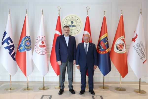 Başkan Büyükkılıç İçişleri Bakanı Çiftçi’yi ziyaret etti Başkan Büyükkılıç İçişleri Bakanı Çiftçi’yi ziyaret etti