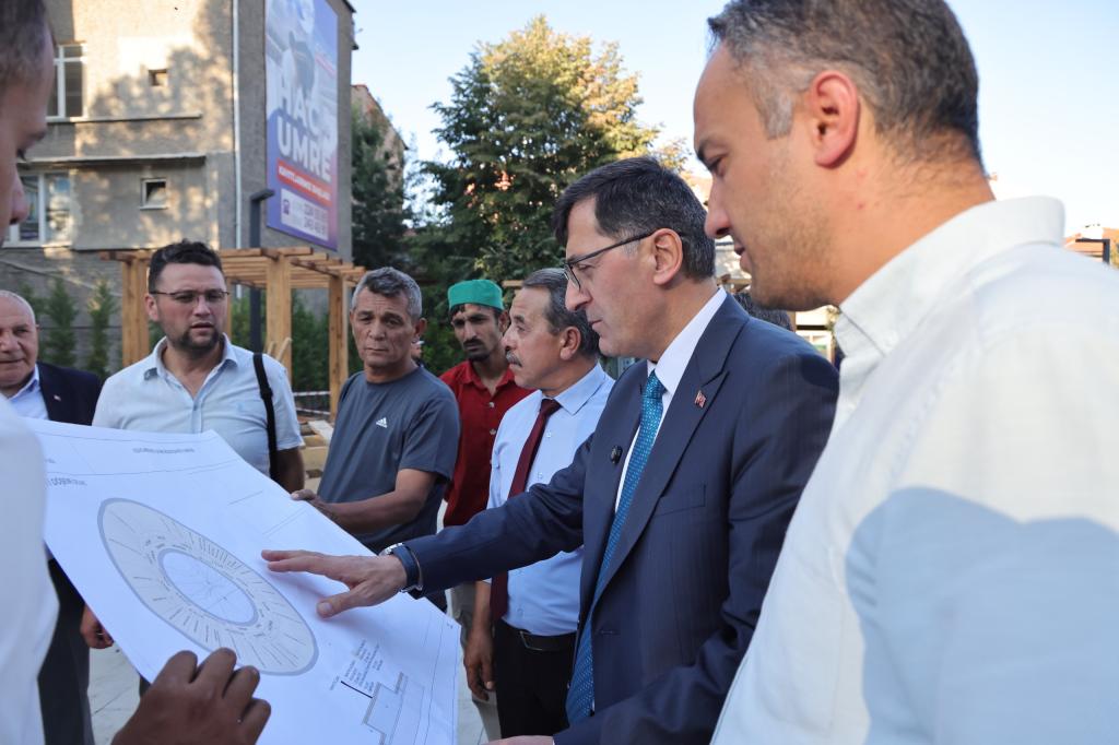 Başkan Kahveci, Ulu Cami çevresindeki çalışmaları yerinde inceledi