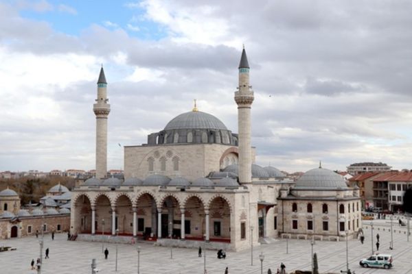 Başkan ve valilerden Mevlid Kandili mesajları