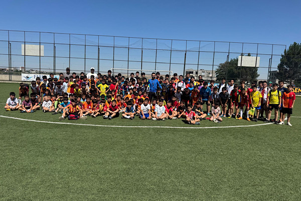 Batman’da 400 çocuk yaz spor kurslarında futbol eğitimi alıyor Batman’da 400 çocuk yaz spor kurslarında futbol eğitimi alıyor
