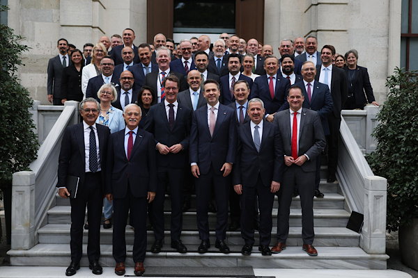 Bayraktar: Türkiye ve Almanya enerji yatırımlarında iş birliğini güçlendirebilir