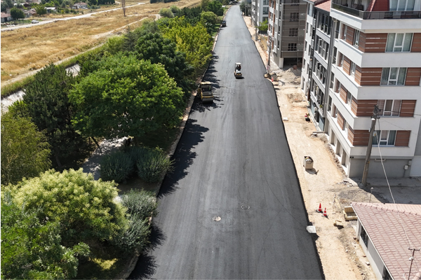 Birlik Caddesi'nde asfalt mesaisi tamamlandı Birlik Caddesi'nde asfalt mesaisi tamamlandı