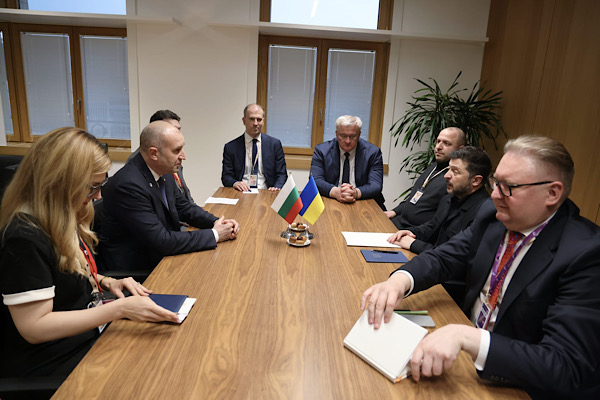 Bulgaristan heyeti, Brüksel’de Zelenski ile bir araya geldi Bulgaristan heyeti, Brüksel’de Zelenski ile bir araya geldi