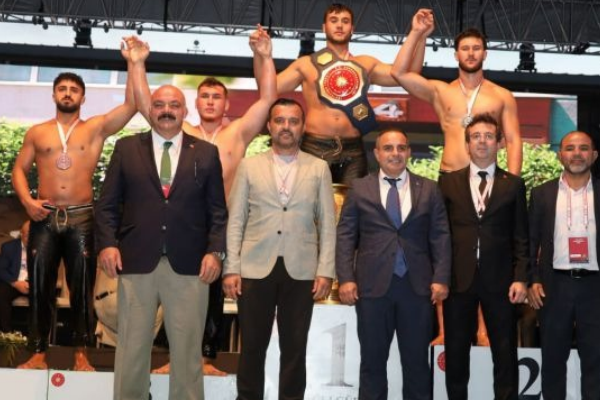 Bursa Büyükşehir Belediyespor güreşçisi Cumhurbaşkanlığı Kupası’nda üçüncü oldu Bursa Büyükşehir Belediyespor güreşçisi Cumhurbaşkanlığı Kupası’nda üçüncü oldu