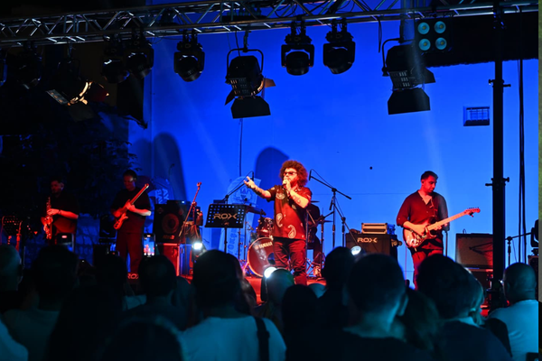 Can Gox Manisa'da konser verdi Can Gox Manisa'da konser verdi