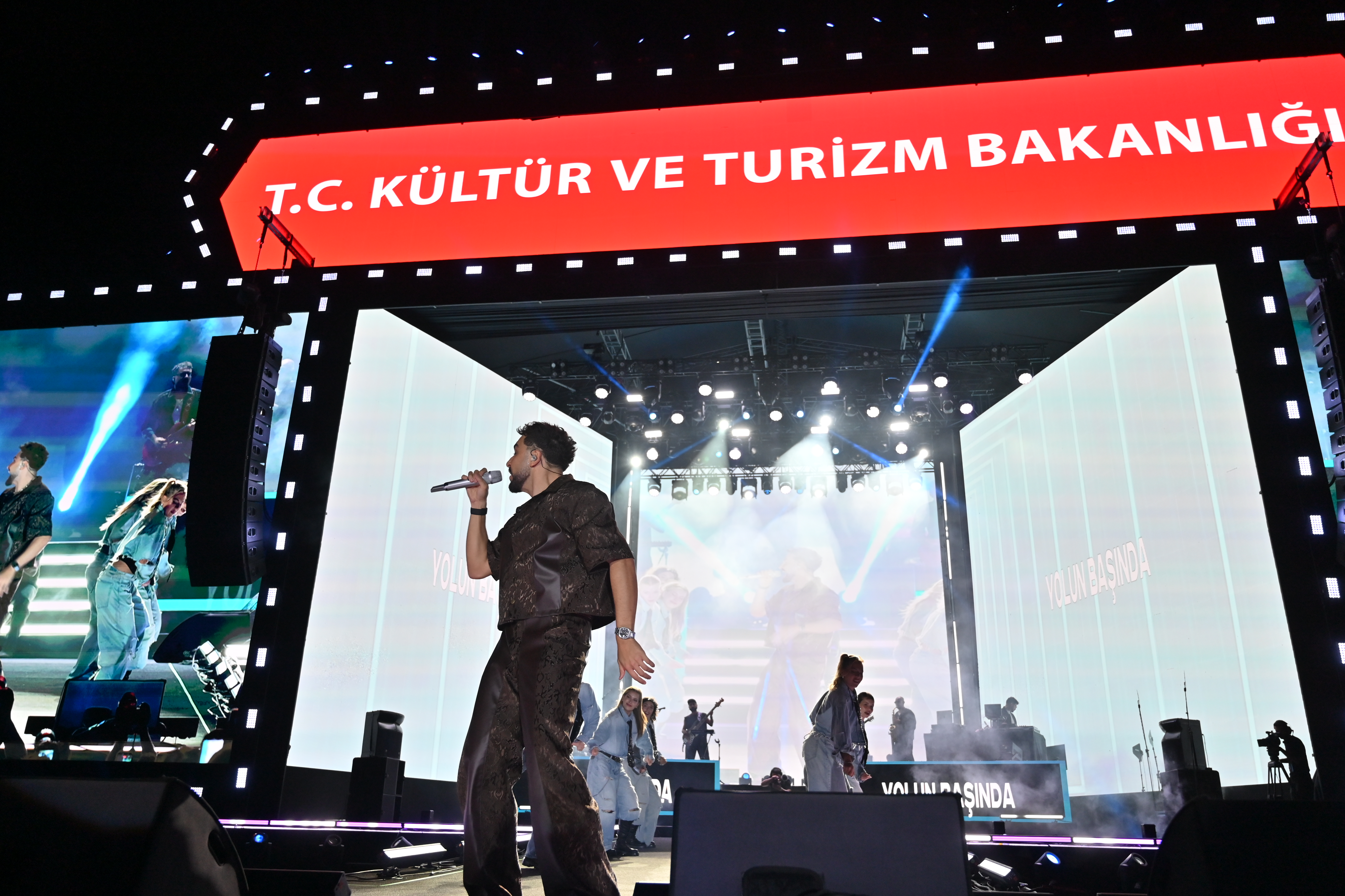 Çanakkale Kültür Yolu Festivali’nde Sefo sahne aldı Çanakkale Kültür Yolu Festivali’nde Sefo sahne aldı