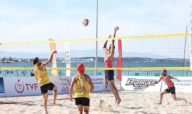 Çeşme'de Uluslararası Grand Slam Plaj Voleybolu heyecanı yaşandı