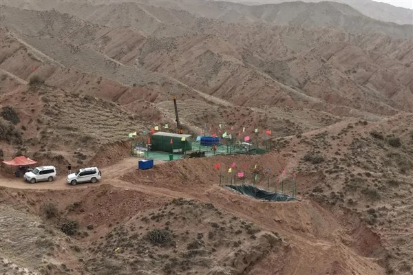 Çin’in Xinjiang bölgesinde dev zirkon madeni bulundu Çin’in Xinjiang bölgesinde dev zirkon madeni bulundu