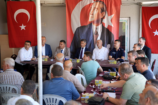Çorlu’da Şahpaz Mahallesi sakinlerinin talep ve beklentileri dinlendi
Çorlu’da Şahpaz Mahallesi sakinlerinin talep ve beklentileri dinlendi