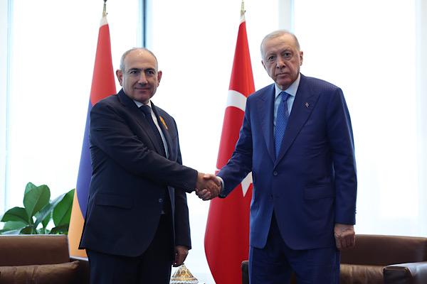 Cumhurbaşkanı Erdoğan, Paşinyan ile New York'ta görüştü Cumhurbaşkanı Erdoğan, Paşinyan ile New York'ta görüştü
