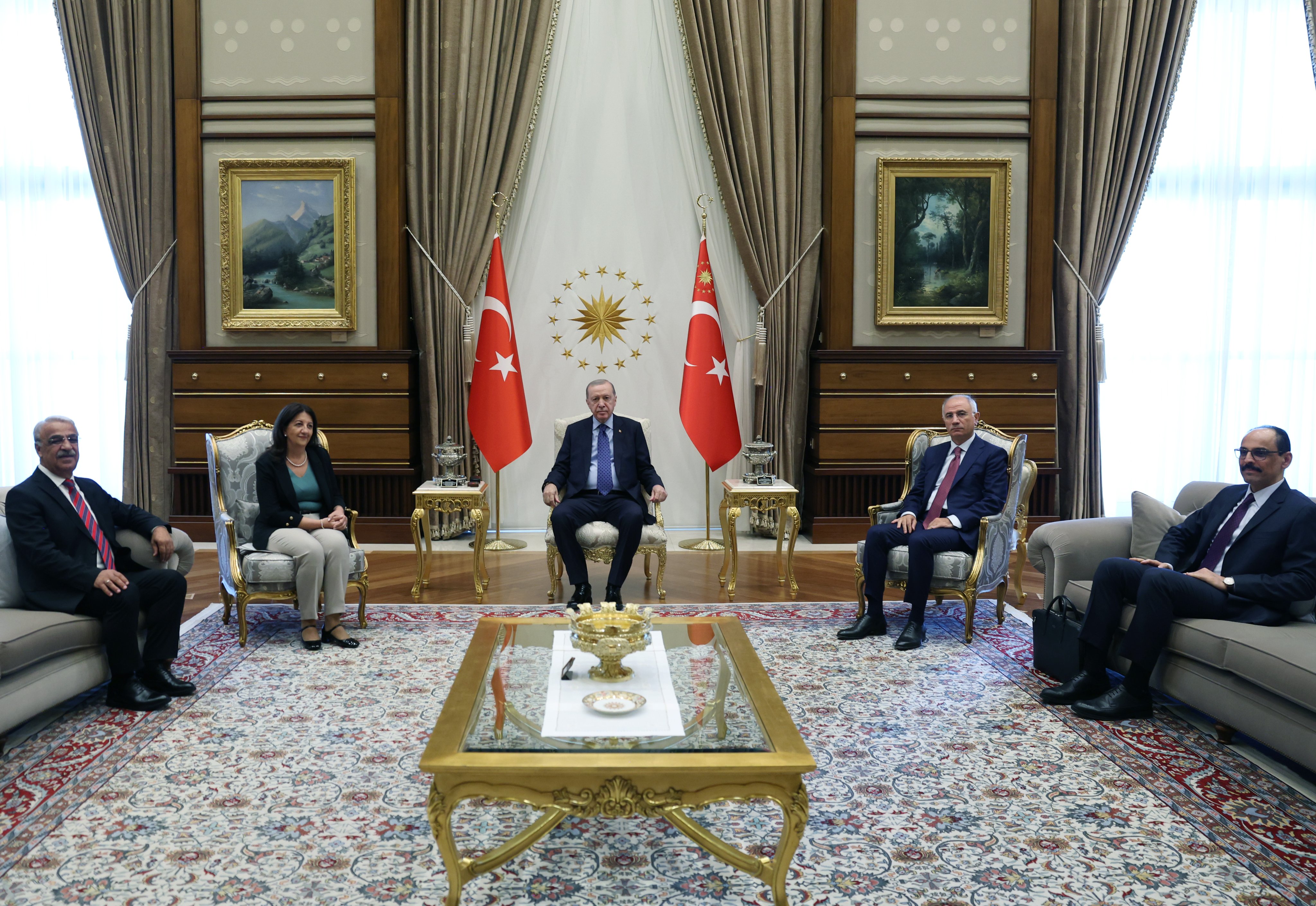 Cumhurbaşkanı Erdoğan, Pervin Buldan ve Mithat Sancar’ı Külliye’de kabul etti Cumhurbaşkanı Erdoğan, Pervin Buldan ve Mithat Sancar’ı Külliye’de kabul etti
