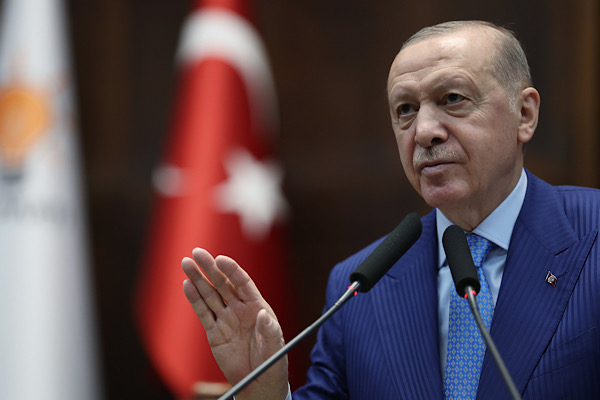 Cumhurbaşkanı Erdoğan, Rize'de komşularını ziyaret etti Cumhurbaşkanı Erdoğan, Rize'de komşularını ziyaret etti
