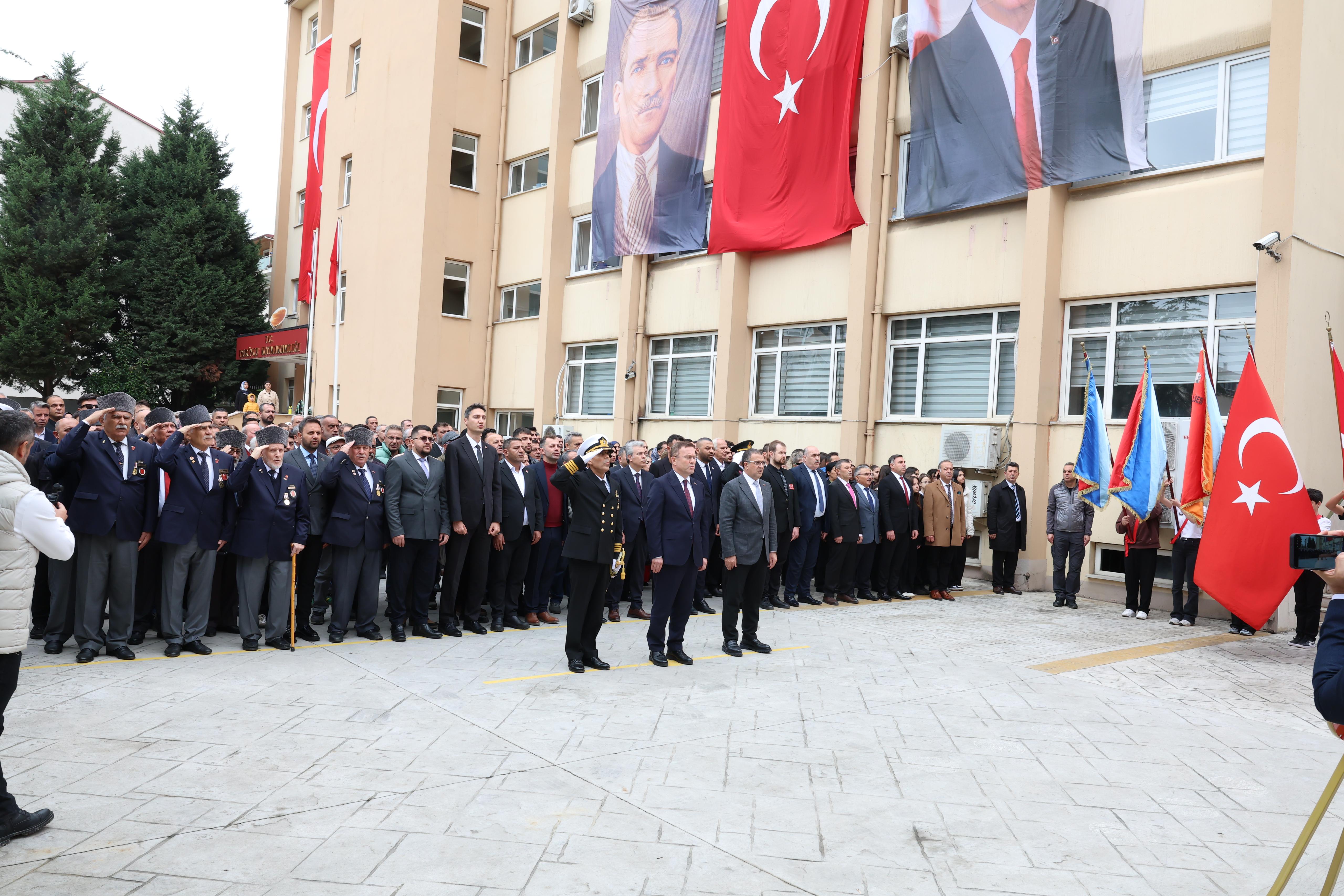 Derince'de Cumhuriyet kutlamaları başladı Derince'de Cumhuriyet kutlamaları başladı
