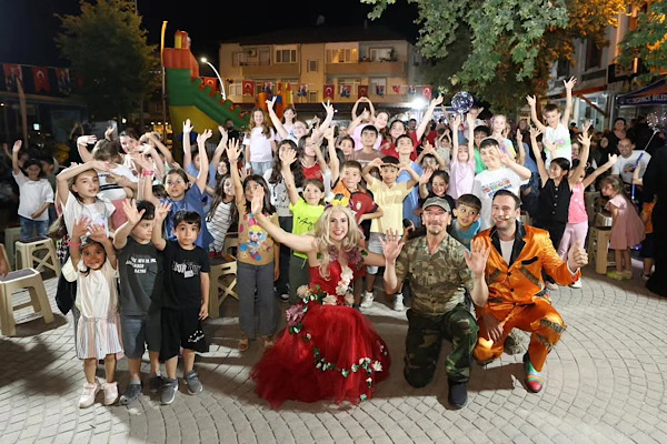 Derince’de Mahalle Şenlikleri Çınarlı’da başladı