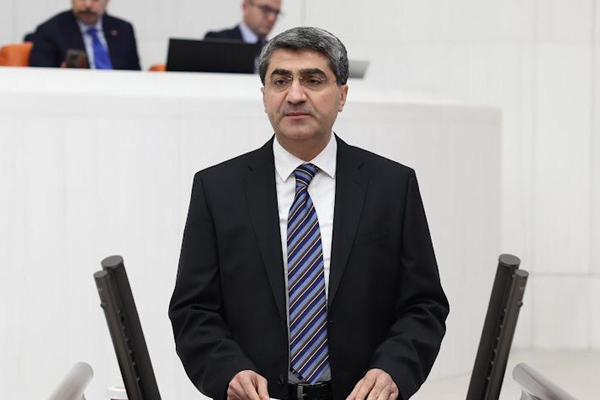 DEVA Partili Ekmen: Ankara-İzmir Yüksek Hızlı Tren Projesi işçilerinin hakları ödenmeli