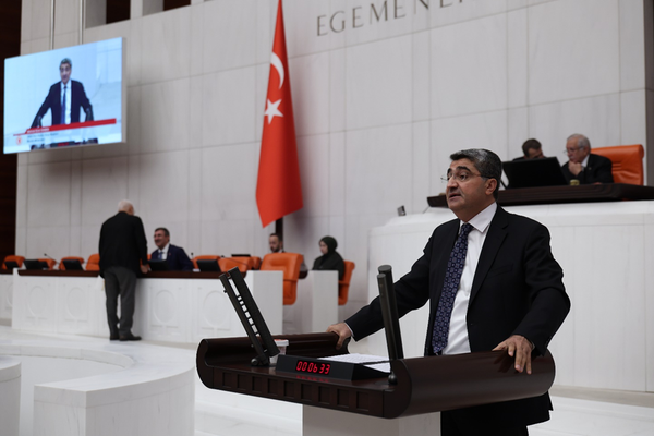 DEVA Partili Ekmen’den üç yıllık vekillik karnesi