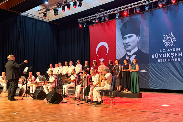 Didim’de vatandaşlar Türk Sanat Müziği Korosu konseri ile buluştu