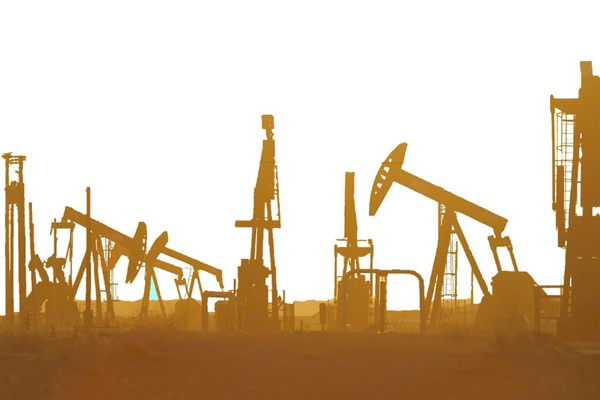 Enerji piyasalarında petrol geriledi, doğal gaz yükseldi Enerji piyasalarında petrol geriledi, doğal gaz yükseldi