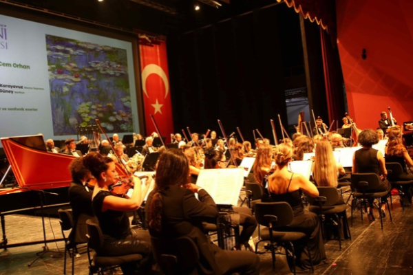 Eskişehir Büyükşehir Belediyesi Senfoni Orkestrası yeni sezonu açtı