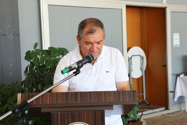 Gemlik Belediyespor Kulübü Olağanüstü Kongresi'nde yeni başkan Erol Coşkun oldu