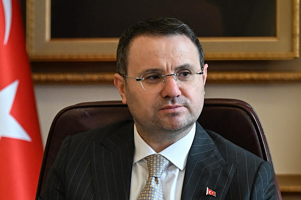 Gürlek: Türk adaletinden kurtulacağını düşünenlerin peşini bırakmıyoruz