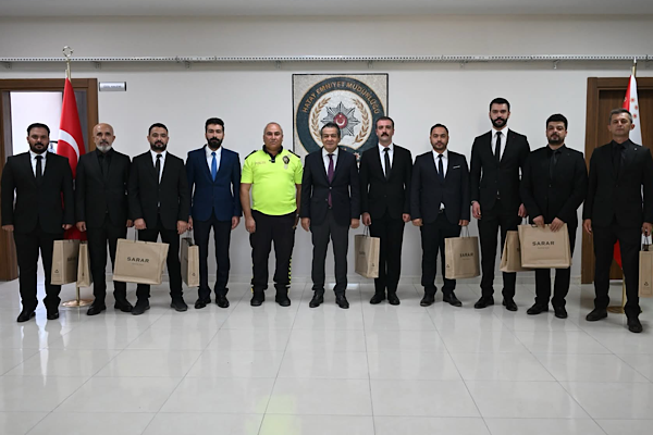 Hatay Emniyet Müdürü Yılmaz, başarılı personeli ödüllendirdi Hatay Emniyet Müdürü Yılmaz, başarılı personeli ödüllendirdi