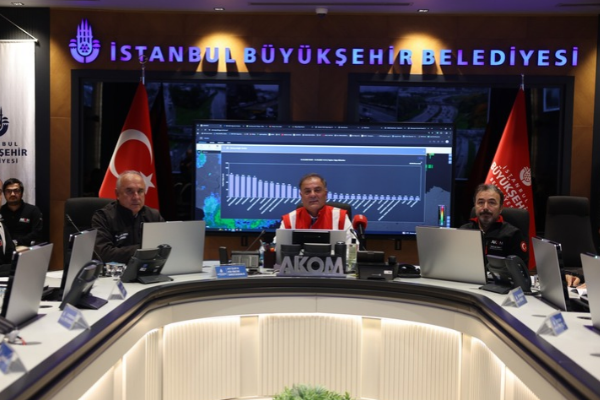 İBB Başkanvekili Aslan’dan İstanbullulara toplu taşıma çağrısı İBB Başkanvekili Aslan’dan İstanbullulara toplu taşıma çağrısı