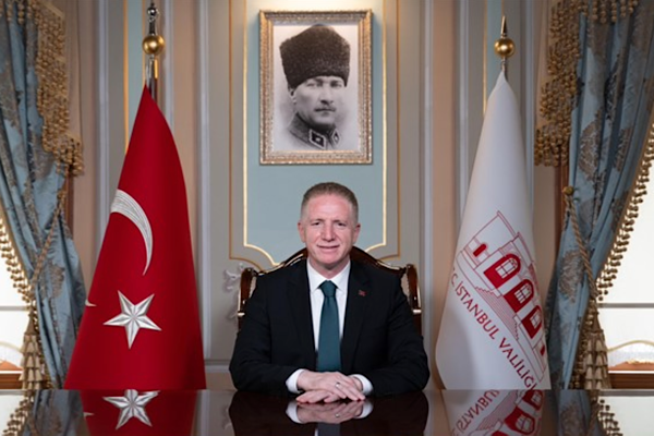 İstanbul Valisi Gül, 111. dönem kaymakam adaylarıyla buluştu İstanbul Valisi Gül, 111. dönem kaymakam adaylarıyla buluştu