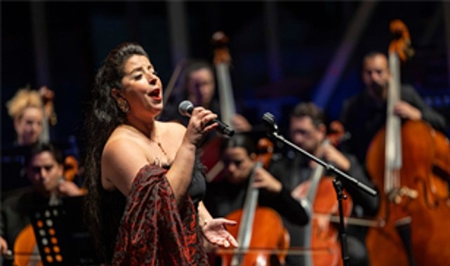 İzmir Oda Orkestrası yeni sezonu Zeytin Sahne'de açtı