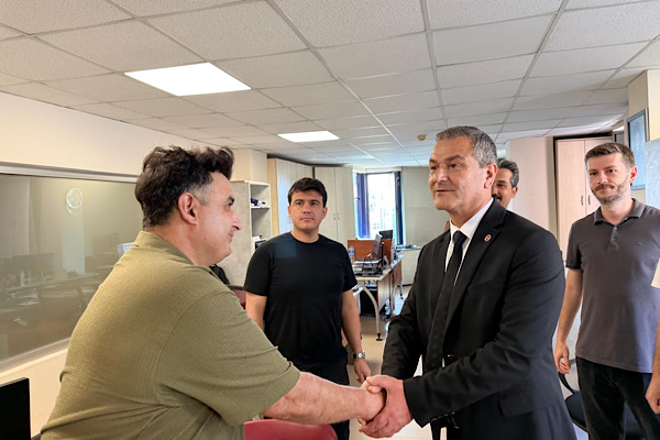 İzmit Belediyesi Başkanvekili Obuz, belediye personeliyle bir araya geldi
İzmit Belediyesi Başkanvekili Obuz, belediye personeliyle bir araya geldi