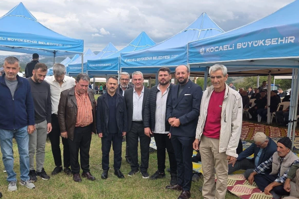 İzmit Emirhan Köyü’nde Mevlid ve Çocuk Şenliği düzenlendi İzmit Emirhan Köyü’nde Mevlid ve Çocuk Şenliği düzenlendi