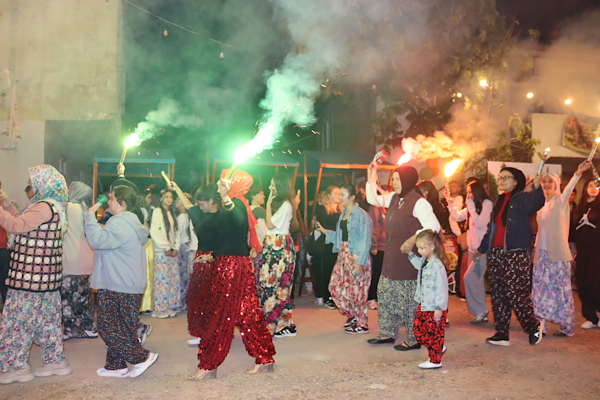 İzmit’te 4’üncü Geleneksel Pat Pat Festivali Şalvar Gecesi ile başladı