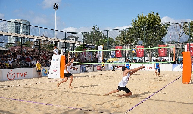 Kadıköy'de Plaj Voleybolu Heyecanı Sona Erdi