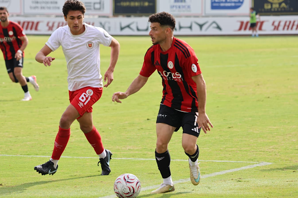 Karaköprü Belediyespor’dan Karaman FK’ye 6 gollü galibiyet Karaköprü Belediyespor’dan Karaman FK’ye 6 gollü galibiyet