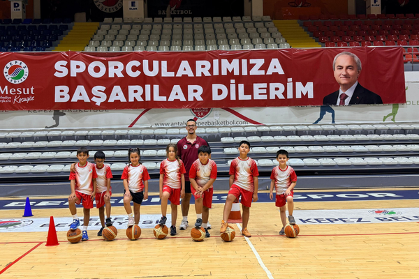Kepez'de spor dolu yaz tatili