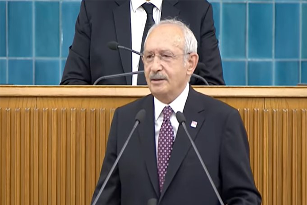 Kılıçdaroğlu: Sanatçının eleştirisi demokrasinin güvencesidir Kılıçdaroğlu: Sanatçının eleştirisi demokrasinin güvencesidir