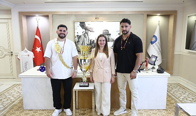 Kırkpınar Başpehlivanı Erkan Taş'a coşkulu karşılama 