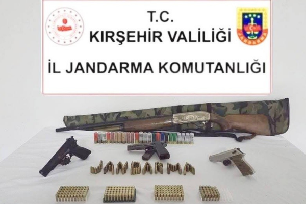 Kırşehir’de ruhsatsız silah operasyonu Kırşehir’de ruhsatsız silah operasyonu