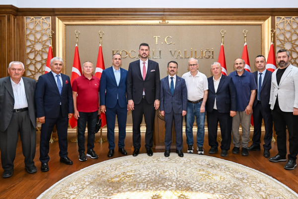 Kocaeli Kandıralılar Derneği’nin yeni yönetiminden, Vali Aktaş’a ziyaret Kocaeli Kandıralılar Derneği’nin yeni yönetiminden, Vali Aktaş’a ziyaret