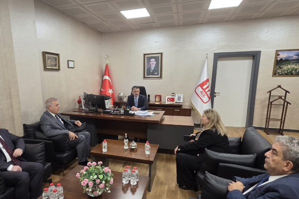 Kocaeli Valisi Aktaş’tan Yadigar Ergül’e taziye ziyareti Kocaeli Valisi Aktaş’tan Yadigar Ergül’e taziye ziyareti